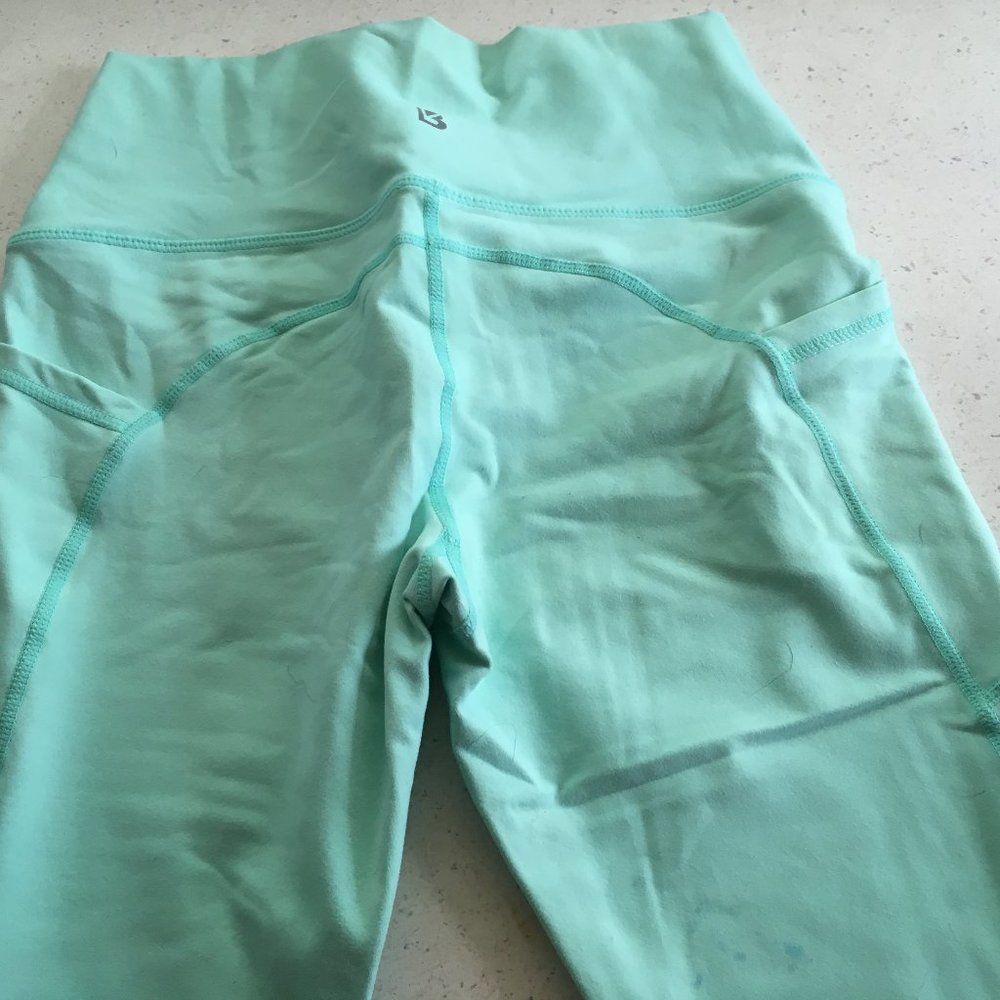 BuffBunny Luna Leggings in Mint Size Small
